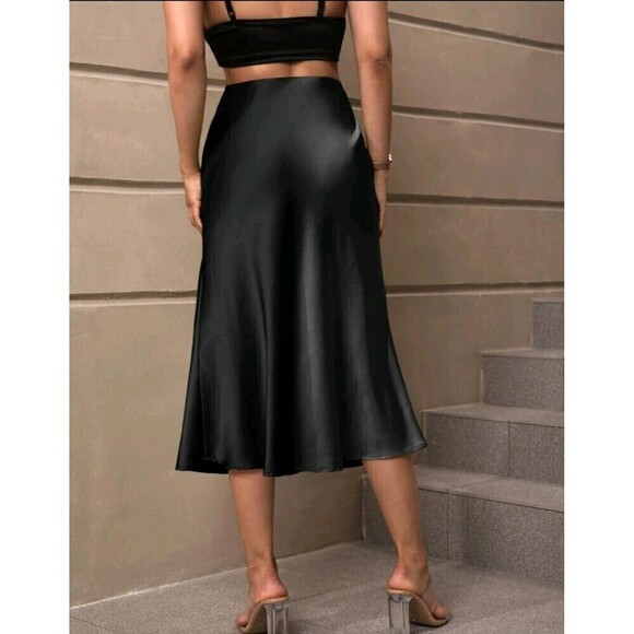 Women's High Waist Black Solid A-line Skirt - Picture 2 of 7